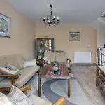 Dea Villa *